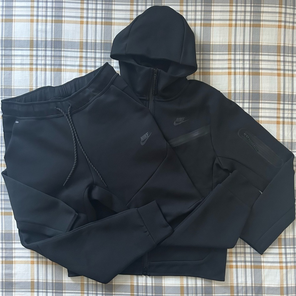 Nike Black Hoodie and Jogger Set